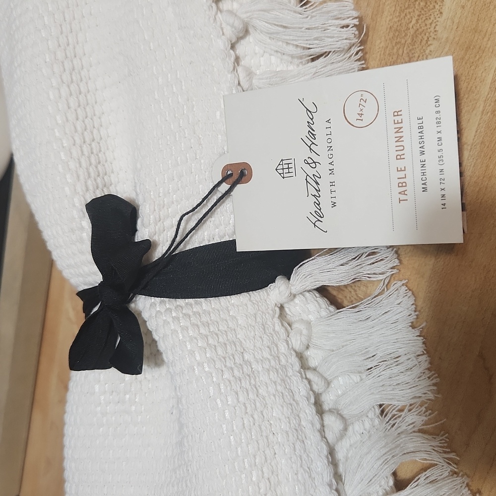 HEARTH&HAND TABLE RUNNER - Picture 11 of 11